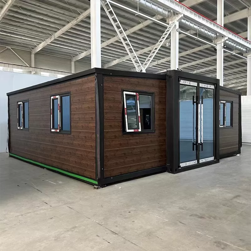 Double winged expandable container house